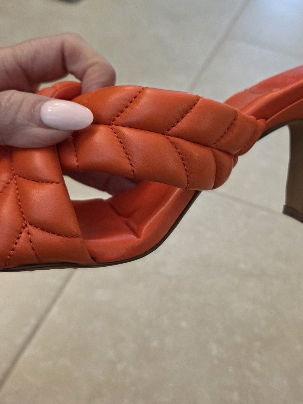 Vince Camuto Garrien Orange Quilted Slide Heel - Picture 4 of 6